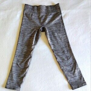 Under Armor Leggings - Short - Small